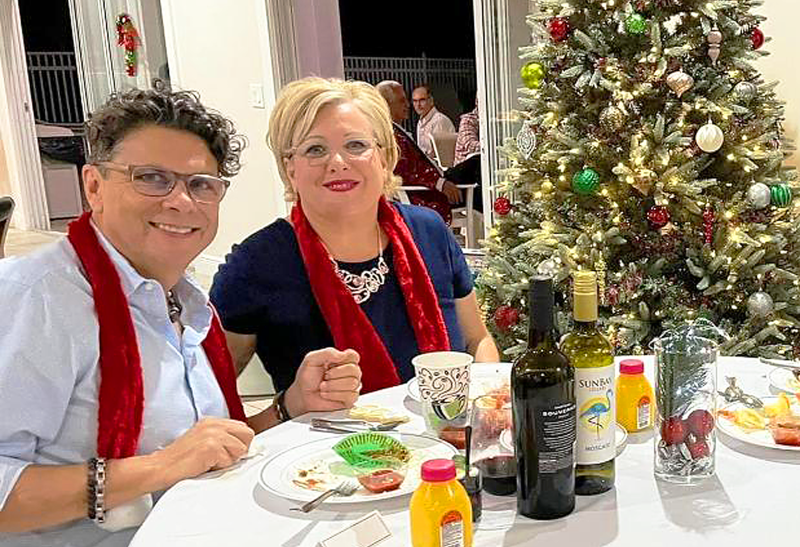 HOLIDAY PARTY WITH TREE DETAIL